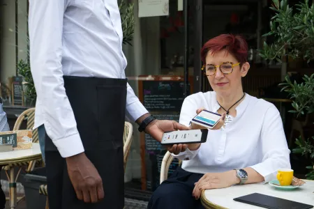 Payment-at-table_Contactless-payment_Smartphone_SoftPOS