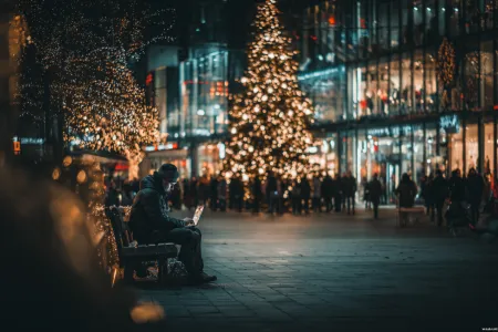 A_realistic_hacker_sitting