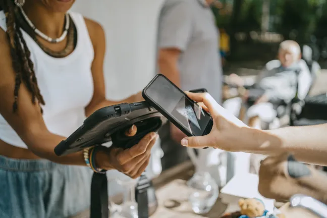 Mobile and tablet payment using SoftPOS