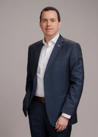 Picture of Carlos Santelises