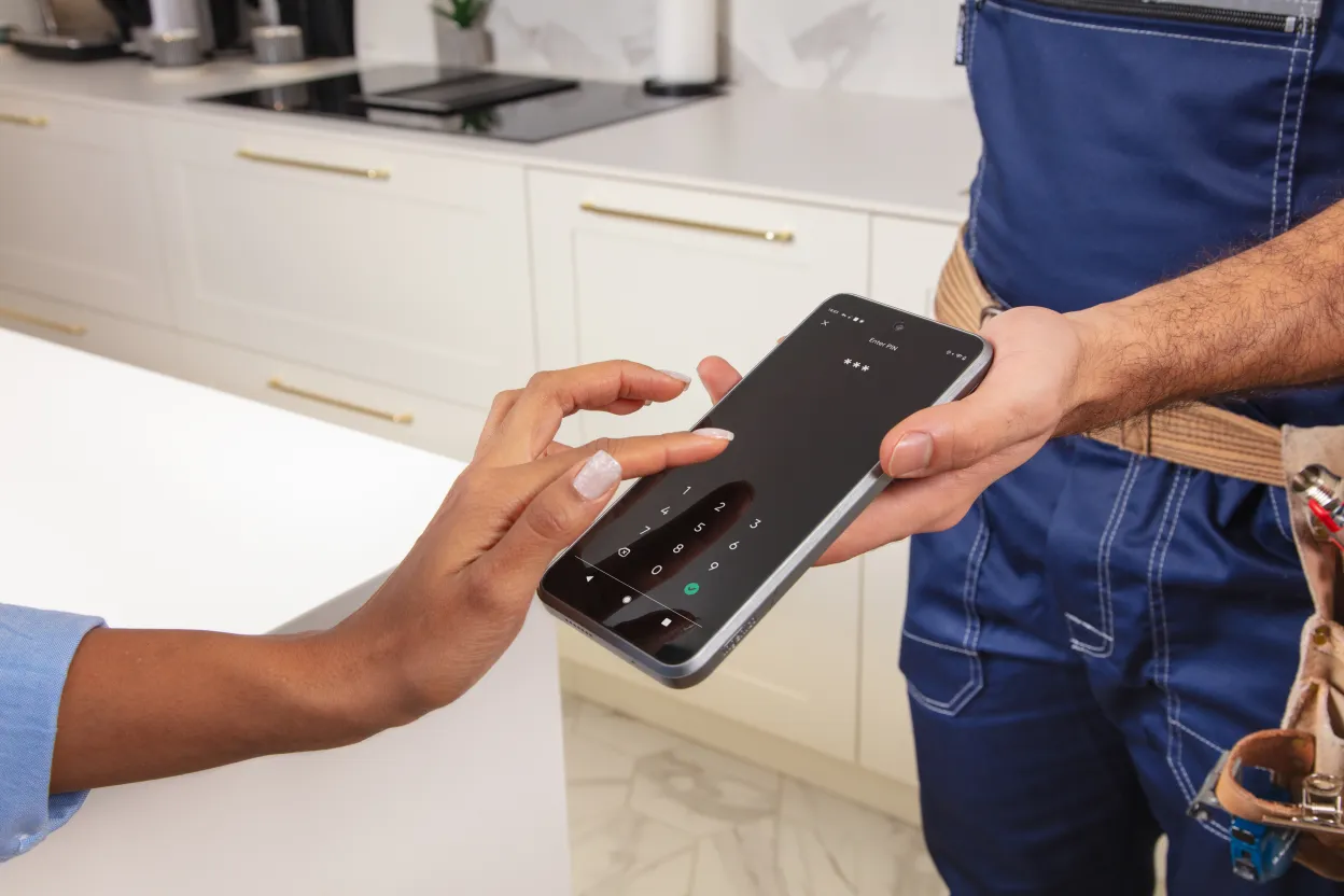 Ingenico SoftPOS on AXIUM NX8