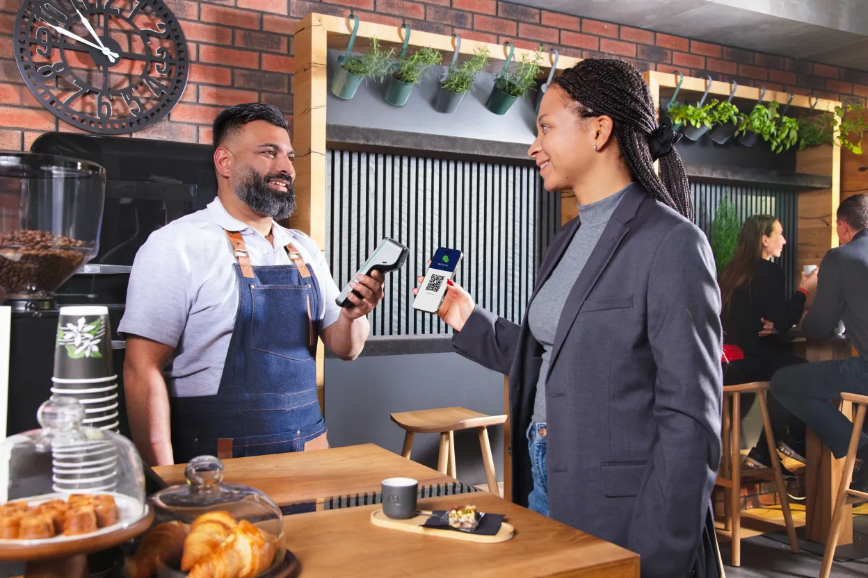 Ingenico AXIUM DX8 Android payment terminal for coffee shops